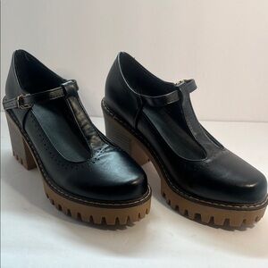 Elegant Black T-Strap Platform Shoes